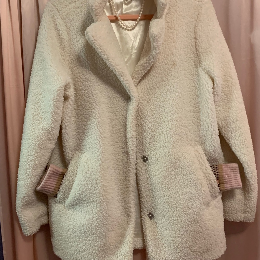 Suzy Shier winter white coat